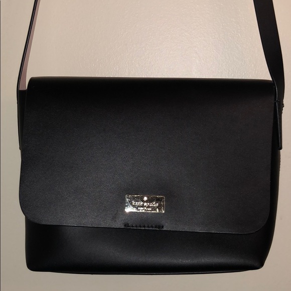 Kate Spade crossbody 💃🏻 - Picture 2 of 7